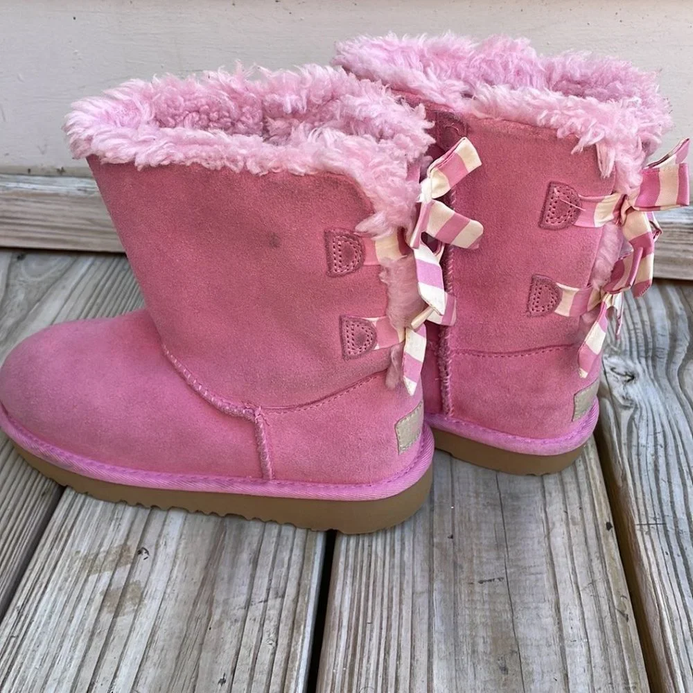 UGG Girls Bailey Bow II PInk Suede Sheepskin Boots Size 3